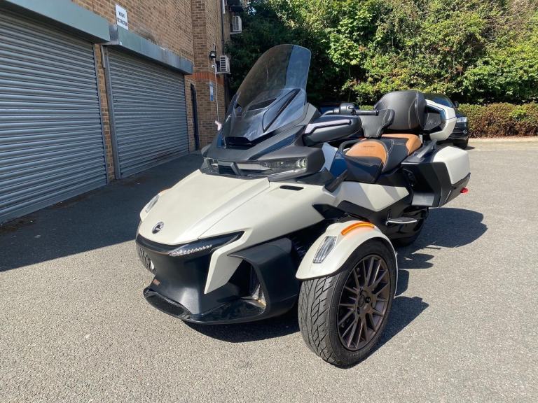 Can-Am Spyder RT Sea-to-Sky—Vegas White 