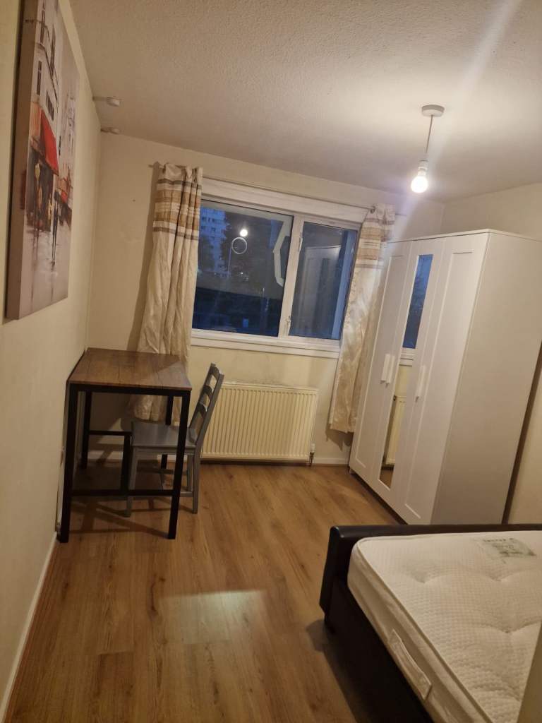 Room to rent 