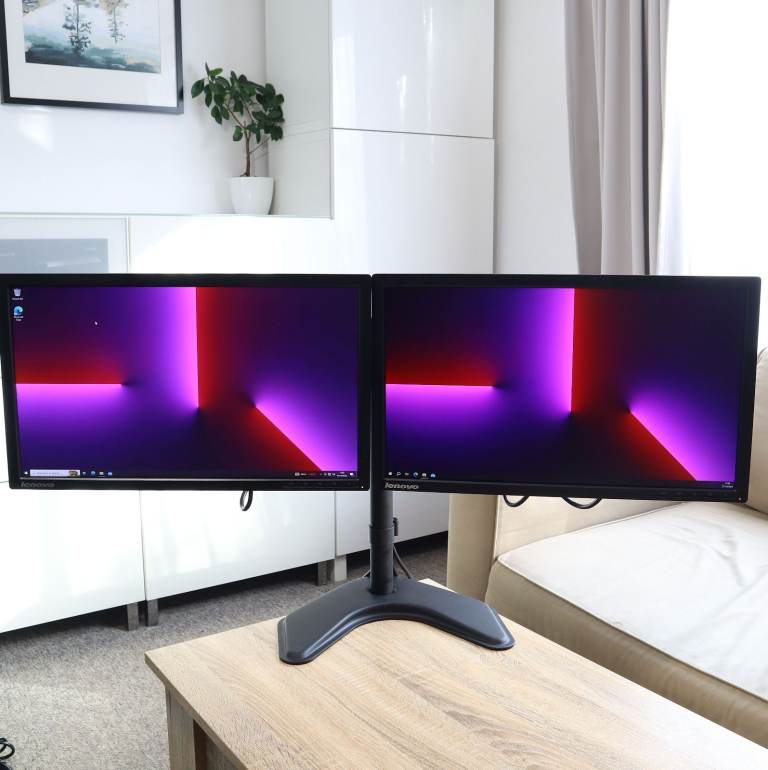 Dual Monitor setup 22 inch Lenovo Full HD IPS
