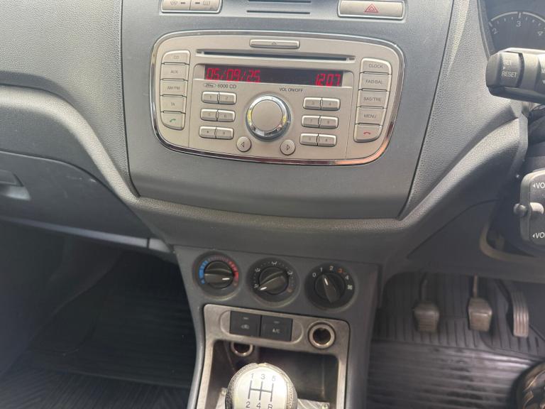 2012 Ford Transit Connect Low Roof Van Limited TDCi 110ps PANEL VAN Diesel Manual