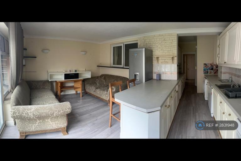 2 bedroom flat in Iveagh Avenue, London, NW10 (2 bed) (#2831948)