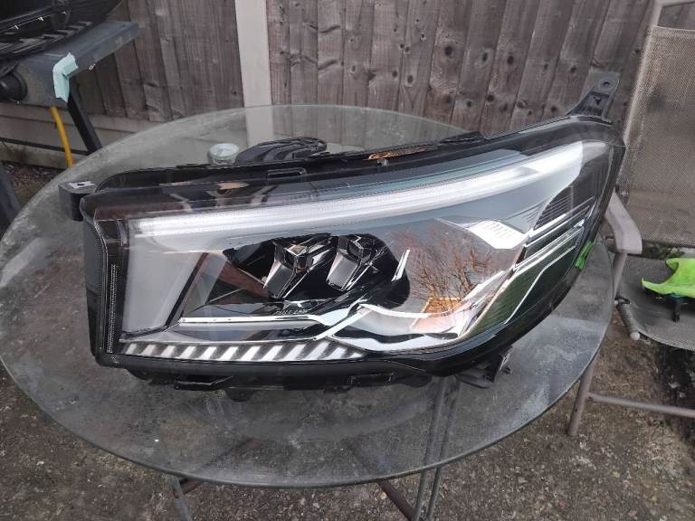 Genuine maxus ED9 led n/s headlight 