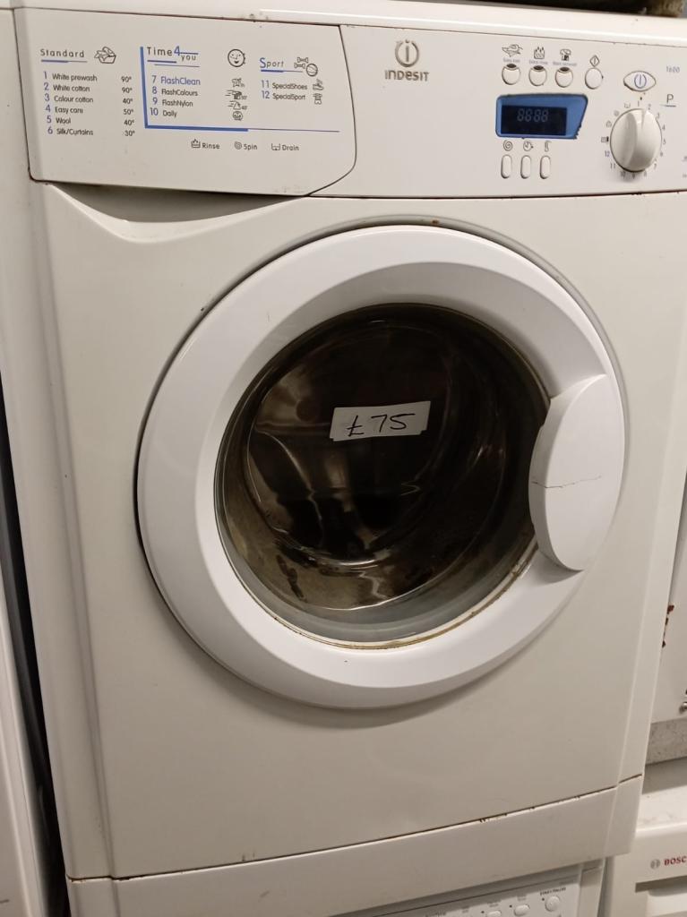INDESIT WASHING MACHINE IN GREAT CONDITION