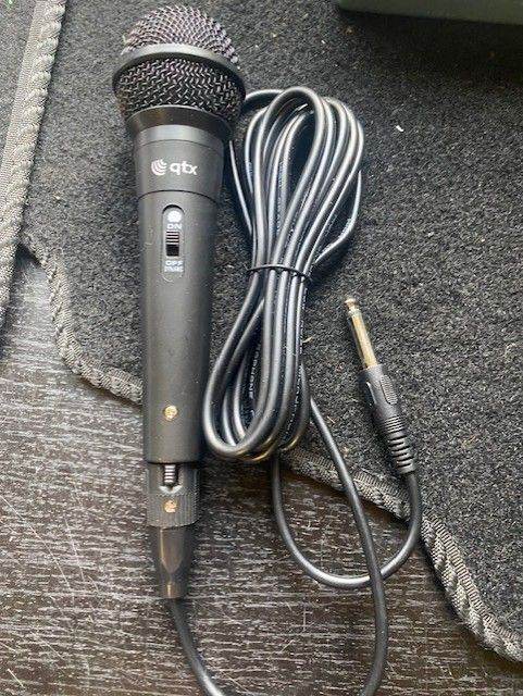 NEW MICROPHONE AND CABLE FOR SALE - STUNNING BLACK COLOUR - ONLY £12