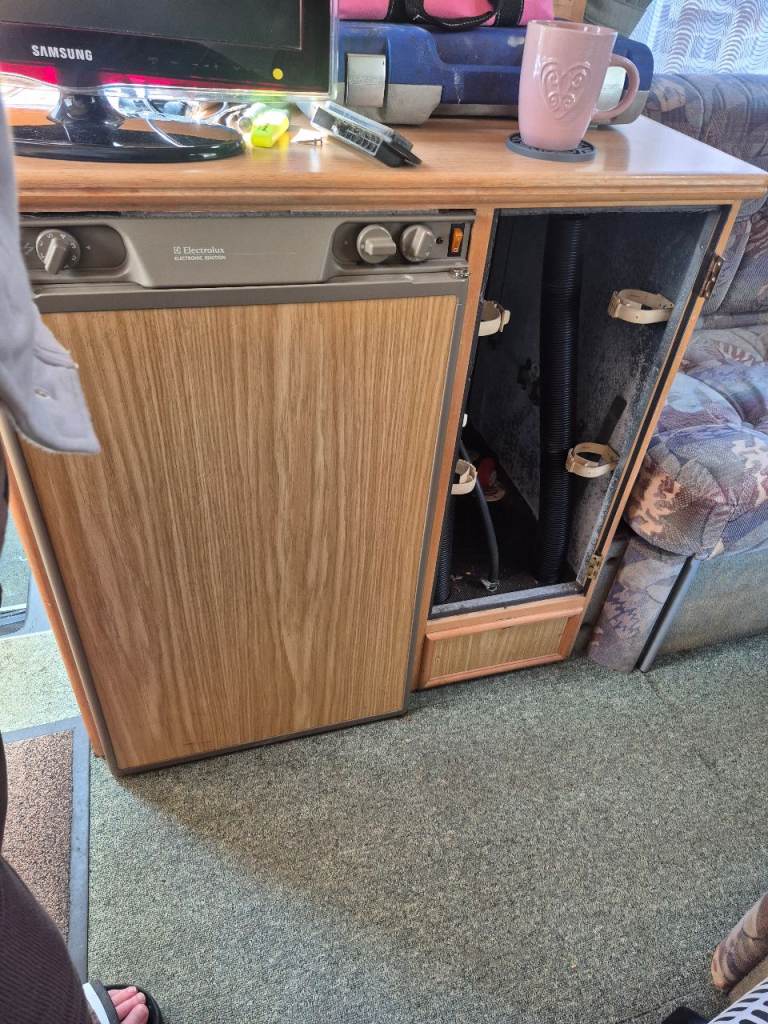 Campavan, motorhome,  caravan fridge gas and electric 
