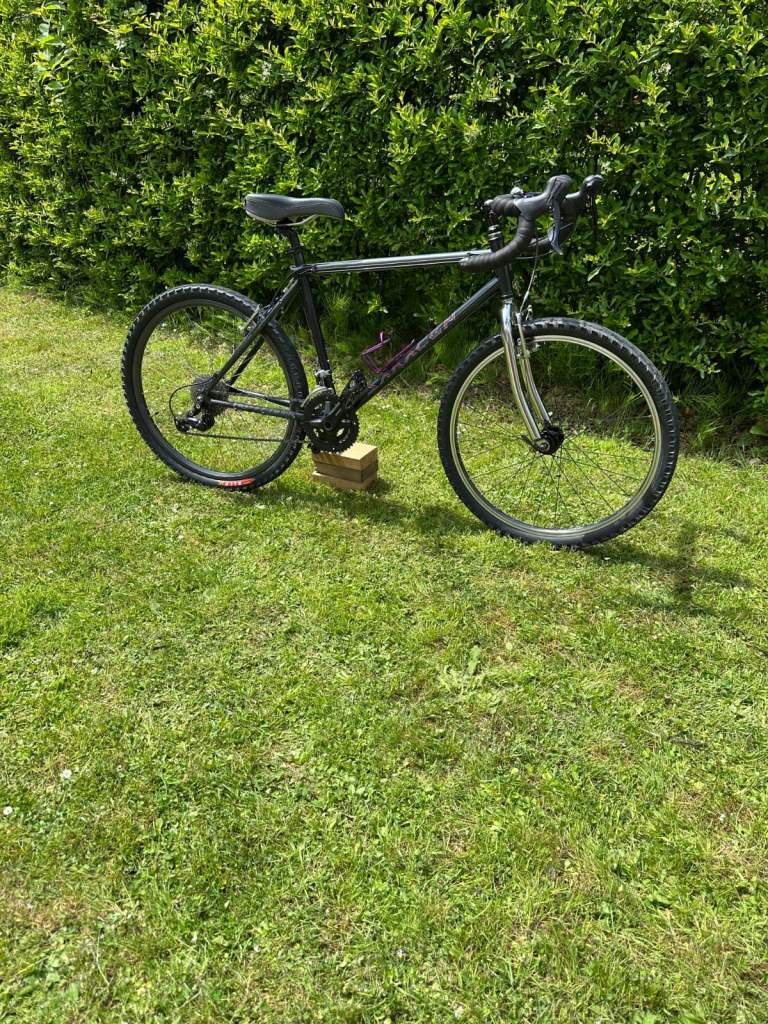 Saracen Gravel bike 