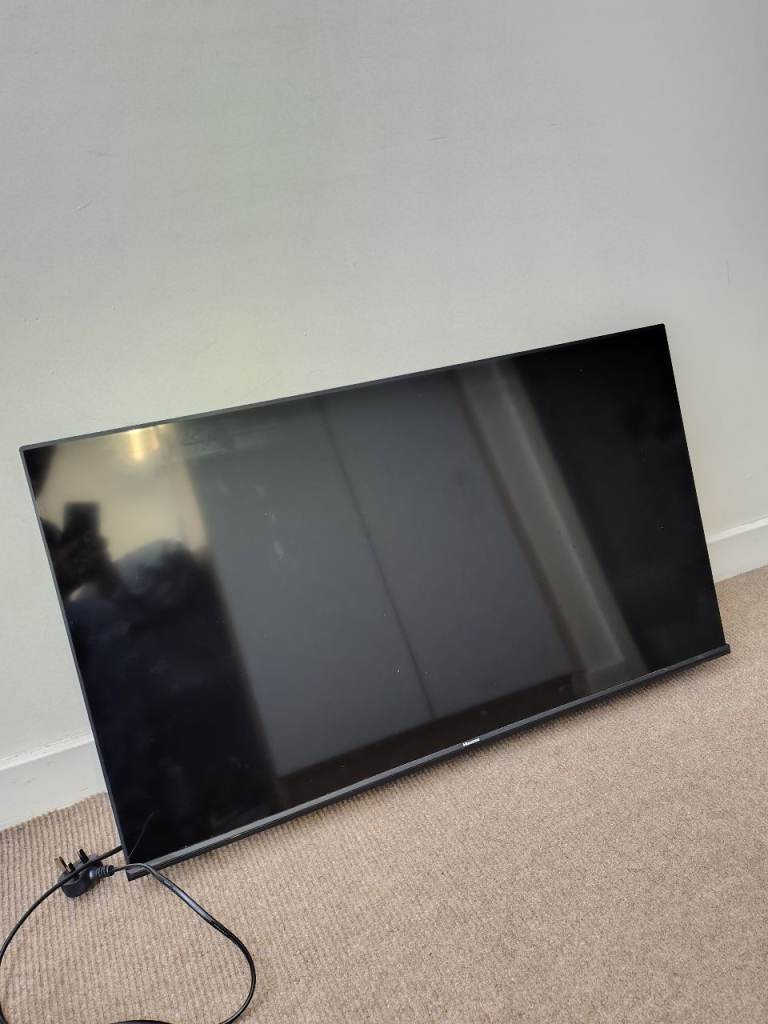 Hisense 40 inch Smart TV – Great Condition, Black