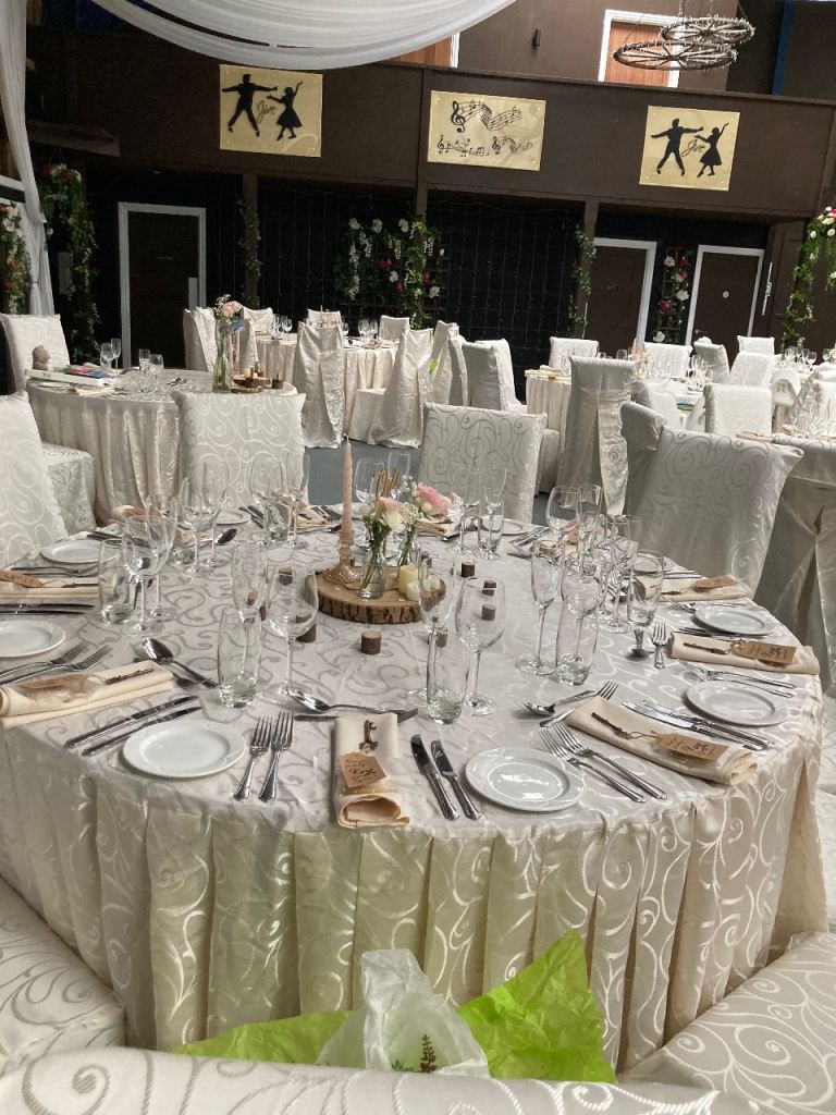 wedding table clothes and chair covers