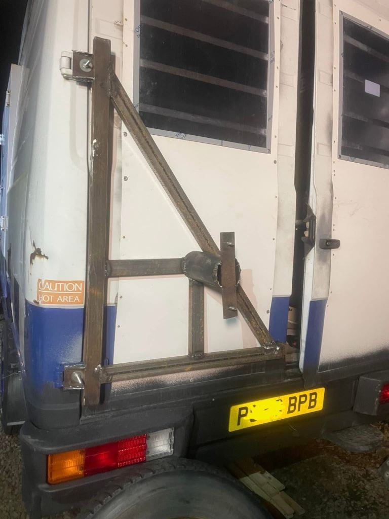 Mercedes 611D 709D 811D 814D T2 Vario Spare Wheel Carrier