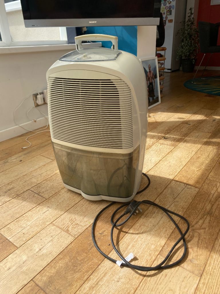 DeLonghi DEC 12 Dehumidifier – Good Condition