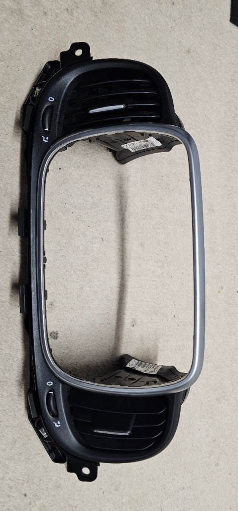 Fiat 500 / Abarth Uconnect Headunit Surround 