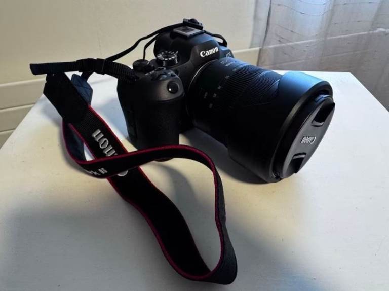Canon EOS R6 Mark II Mirrorless Camera with RF 24-105mm F4 L Lens