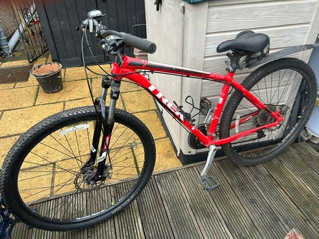 Trek XCaliber 4 Mountain Bike – 29er in Excellent Condition