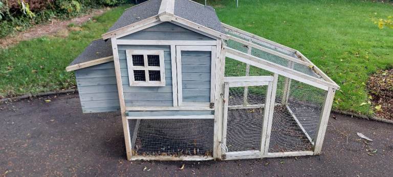 Rabbit/Guinea Pig hutch. 