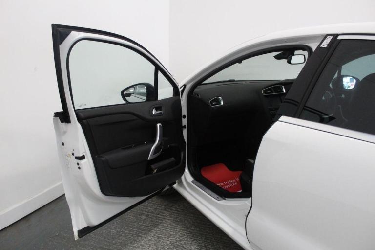 CITROEN DS4 1.6 e-HDi Airdream DStyle Nav Euro 5 (s/s) 5dr 2015