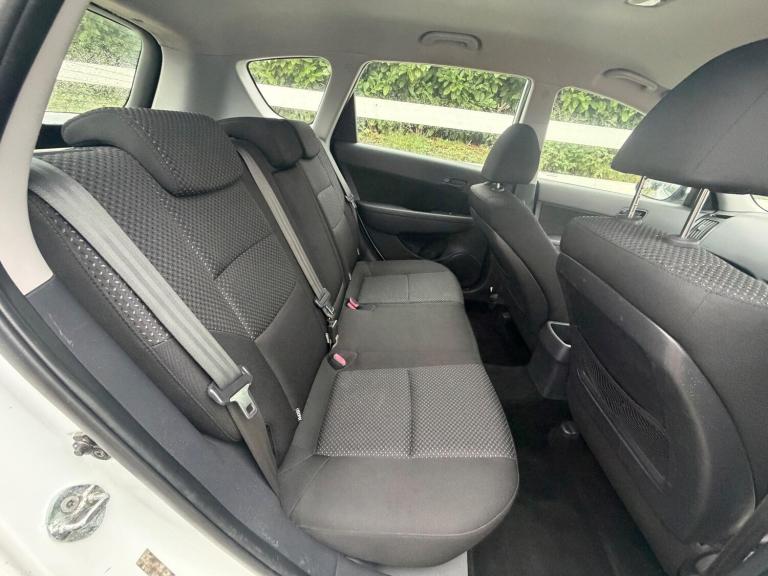 2011 Hyundai i30 1.6 Comfort 5dr Auto ESTATE PETROL Automatic