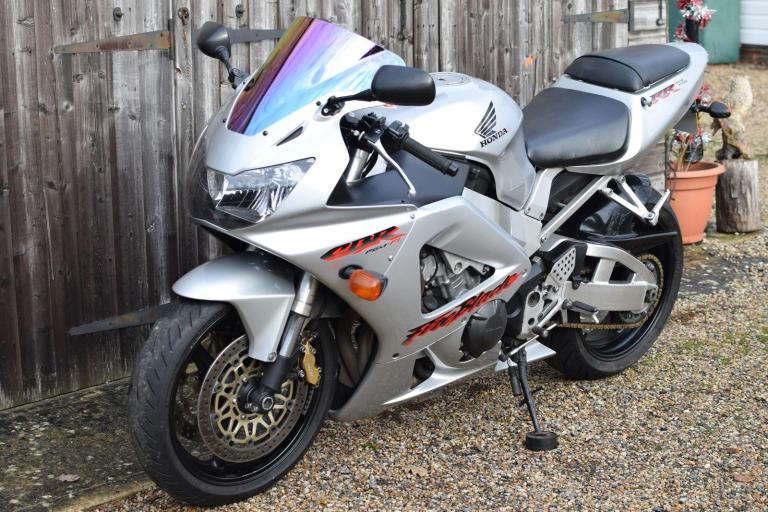 Honda CBR900RR-1 929 Fireblade (13500 miles) 2003 03 Reg *WITH VIDEO*