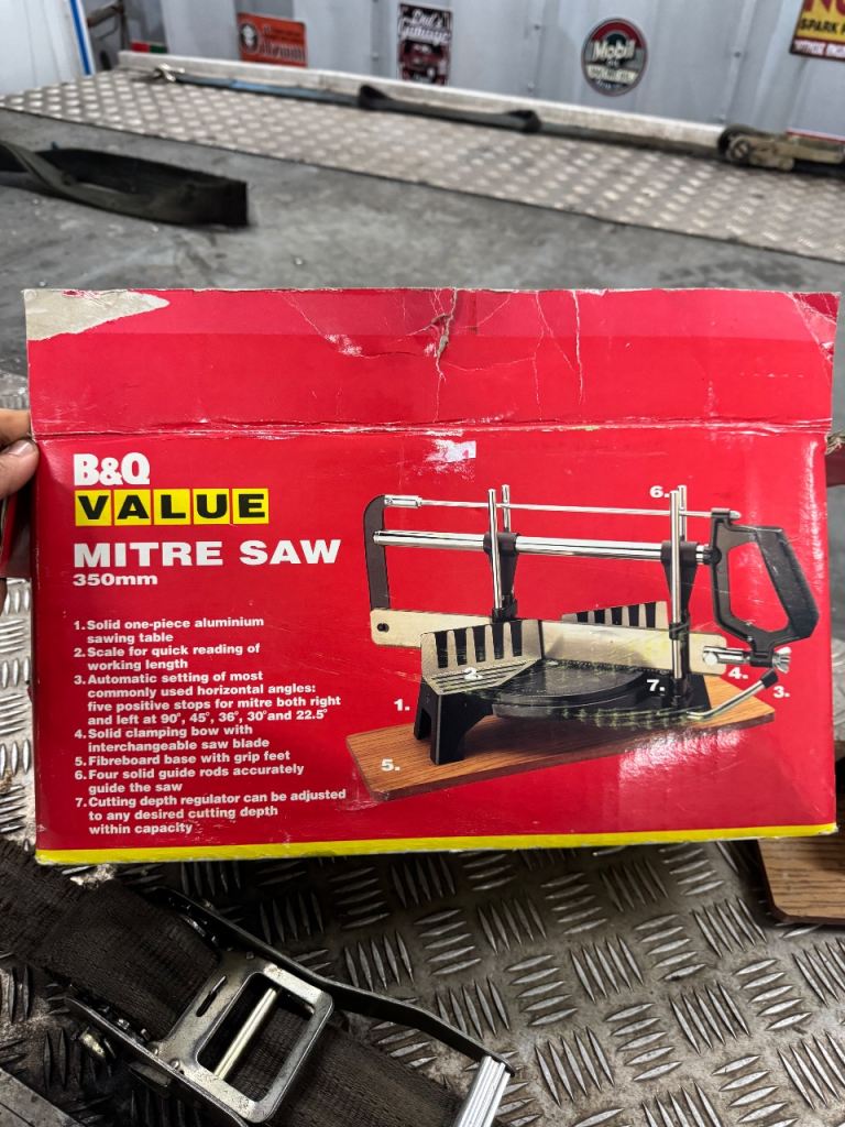 Mitre saw used condition comes with box and instructions