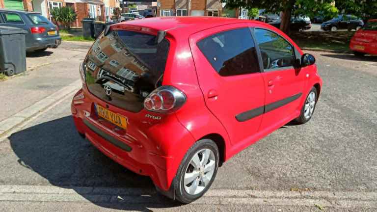 Toyota, AYGO, Hatchback, 2011, Manual, 998 (cc), 5 doors