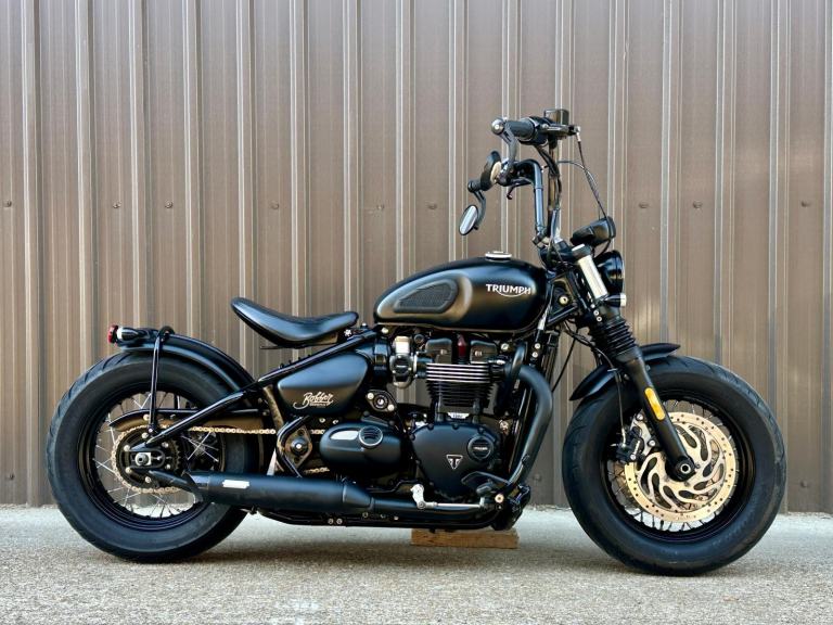 TRIUMPH BONNEVILLE BOBBER BLACK - NOW RESERVED