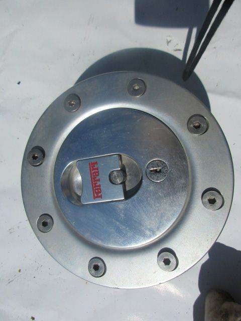 Fuel filler cap with key for Ferrari F40