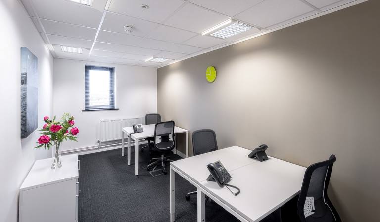 Gloucester - GL1 2FB \ Small Office Space for 1 Person