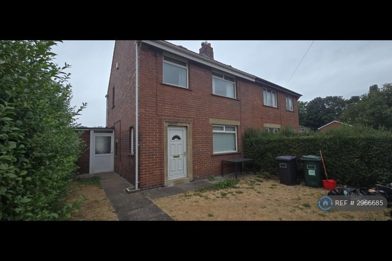3 bedroom house in Lee Road, Dewsbury, WF13 (3 bed) (#2966685)