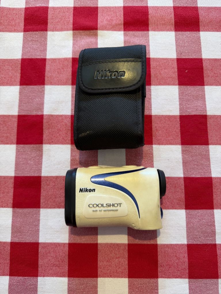 NIKON COOLSHOT  Golf Range Finder