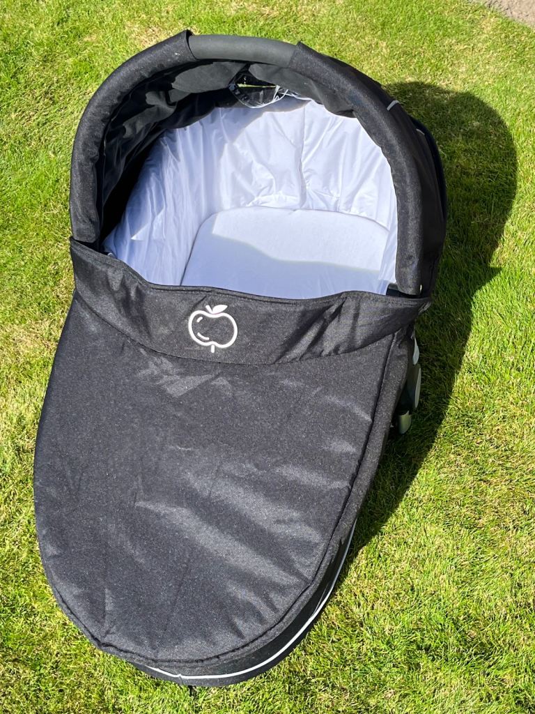 Icandy Apple carry cot/bassinet