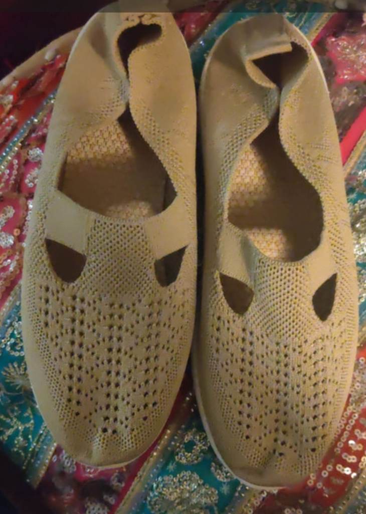 Comfortable Beige Knitted Slip-On Flats – Good Condition