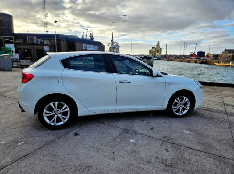 Alfa Romeo, GIULIETTA, Hatchback, 2011, Manual, 1956 (cc), 5 doors