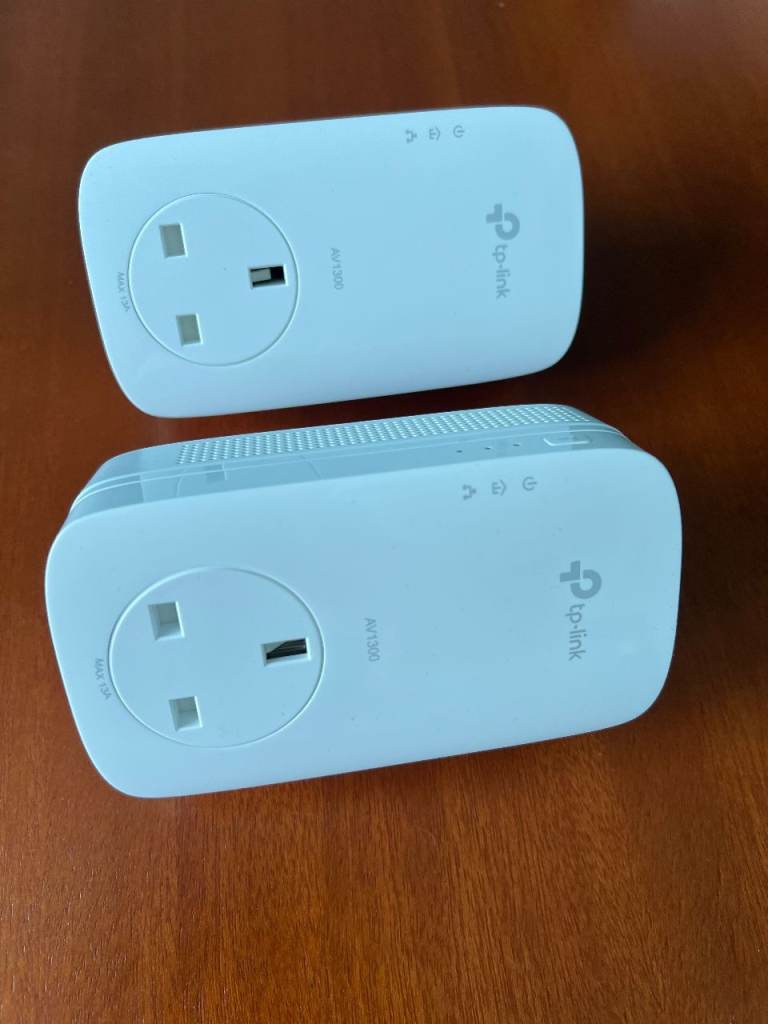 TP-Link TL-PA8010P AV1300 Gigabit Passthrough Powerline Pair