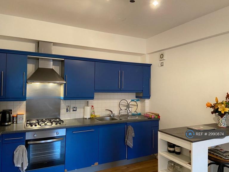 2 bedroom flat in Casson Street, London, E1 (2 bed) (#2990874)