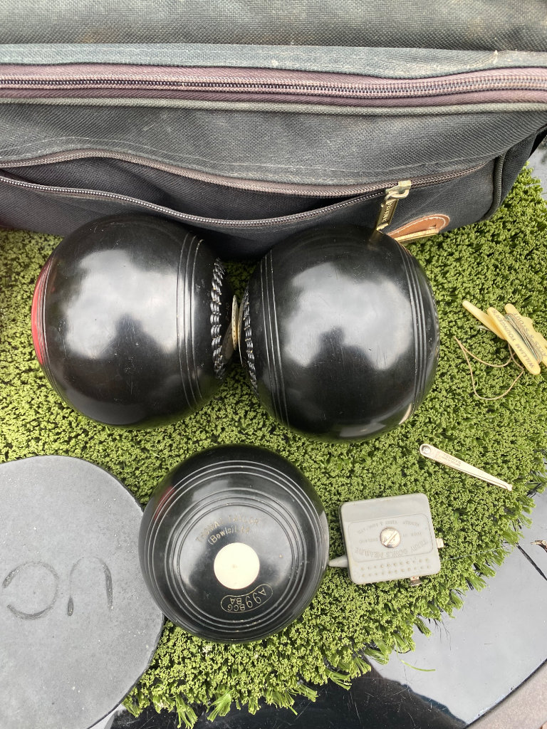 Crown green /lawn bowls wanted  good prices paid can pick up