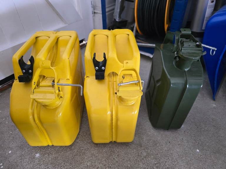 Fuel cans 