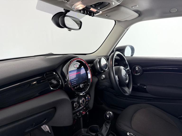 2021 MINI Hatch 1.5 Cooper Classic Euro 6 (s/s) 3dr HATCHBACK Petrol Manual