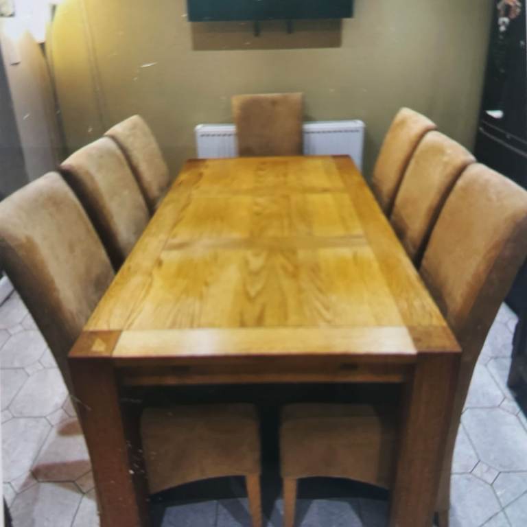 Dining table and 7 chairs