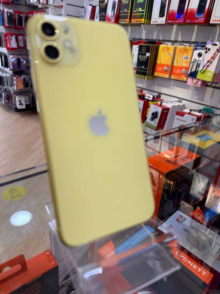 iPHONE 11 128GB UNLOCKED MINT CONDITION WITH WARRANTY