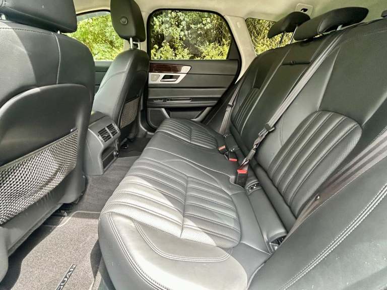 JAGUAR XF 2.0 T 250*PORTFOLIO ESTATE*Xenons-Meridian-FSH-ULEZ-Cam-Pronav*Superb