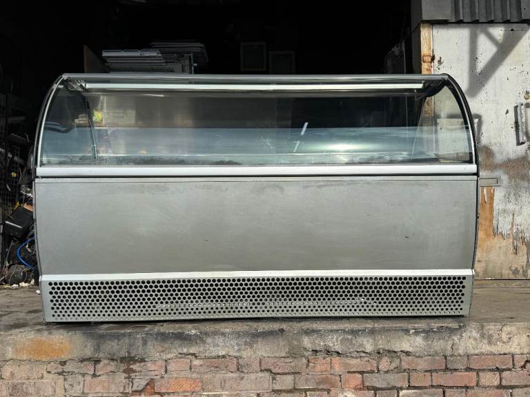ISA MILLENNIUM 2.2 Meter Wide Soft Scoop Ice Cream Display Freezer - 24 Pan- USED