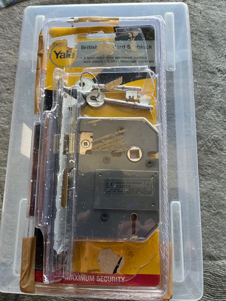 Yale British Standard Sashlock – New in Packaging