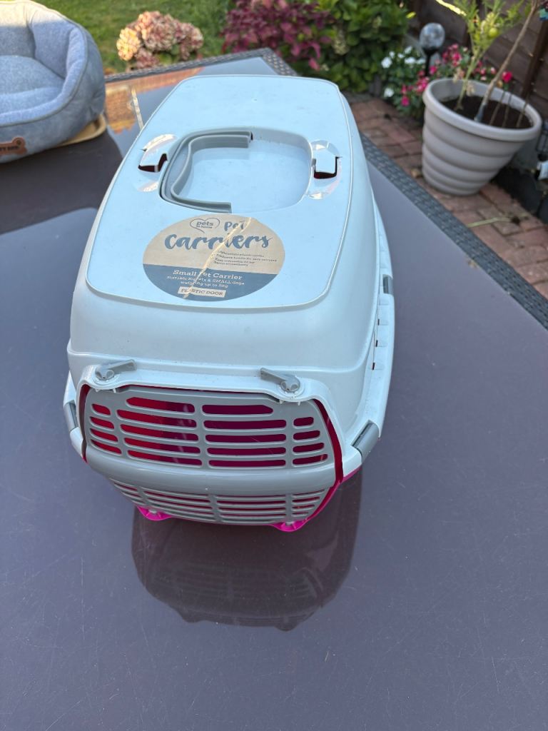 Small pet carrier