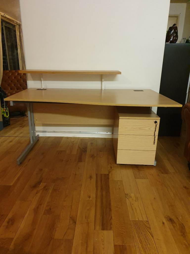 Maestro 25 Oak 1400 right hand wave desk silver cantilever leg, Pedestal & Shelf