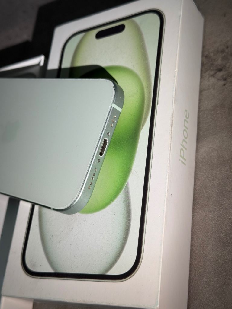 Apple iPhone 15 *read add*
