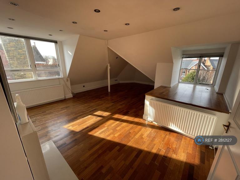 3 bedroom flat in Mapesbury Road, London, NW2 (3 bed) (#2812127)