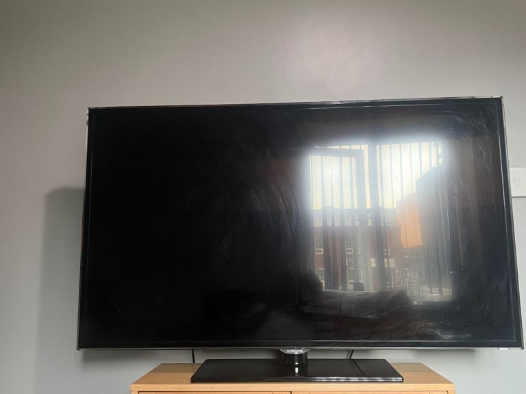 Samsung 50-inch- Not a Smart Tv