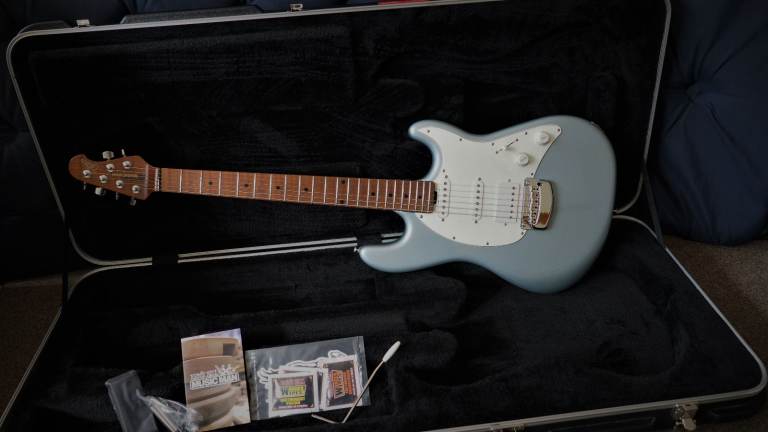  !!Minty!! FS/FT 2018 ERNIE BALL MUSICMAN CUTLASS RS HSS 0HSC !!Minty!!