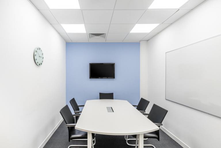 Plymouth - PL4 0HP \ Large Flexible Office Space for Up to 10 Desks