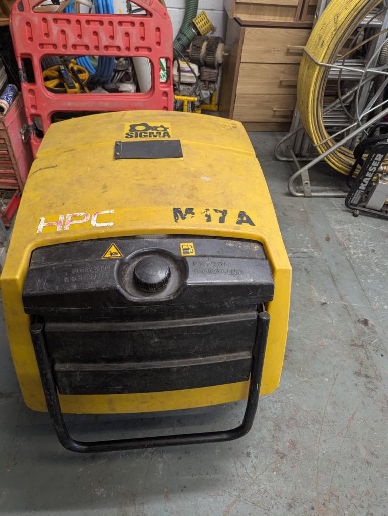 Kaiser M17 air compressor and aftercooler