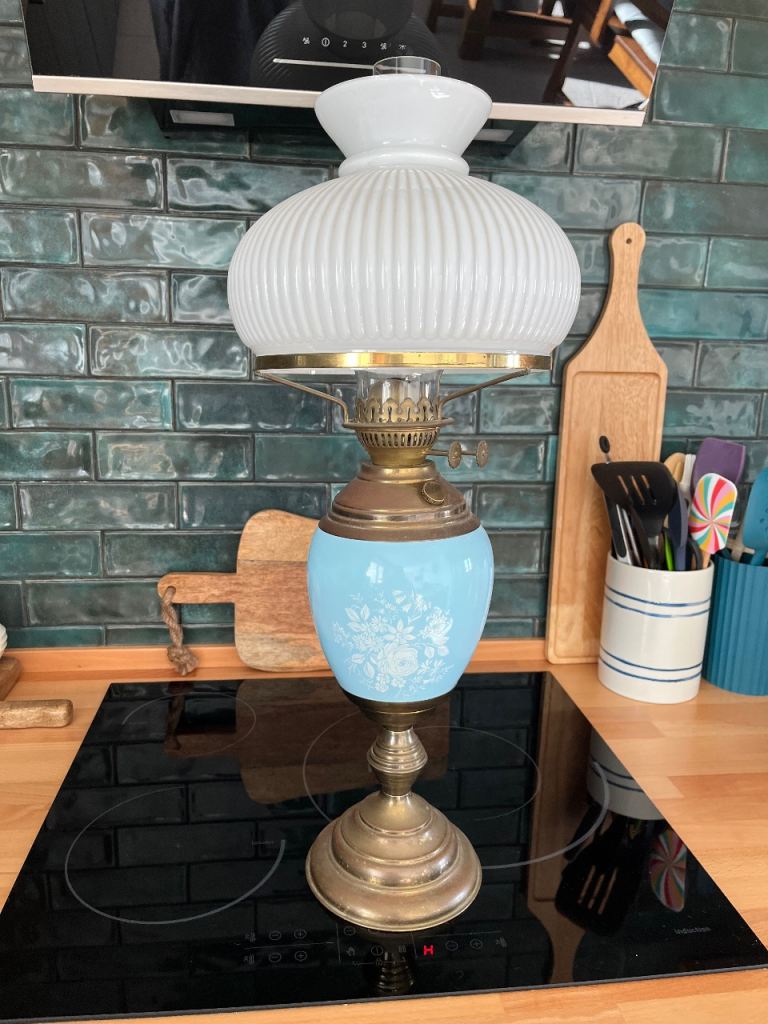 Antique Victorian / Edwardian oil lamp